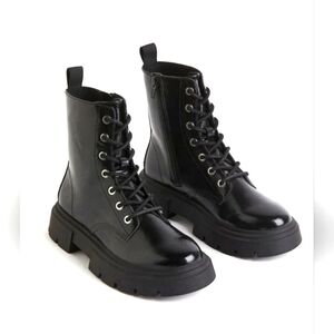 H & M Girls Chunky Heal Boot Size 4